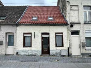 Maison d’habitation avec cour