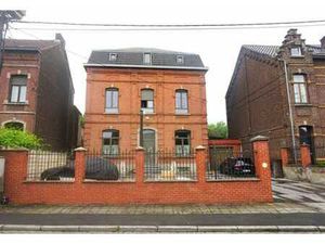 MAISON 4 F. RENOVEE + PETITE MAISON ARRIERE JARDIN (25 A)