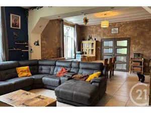 Au calme - Maison offrant de beaux volumes