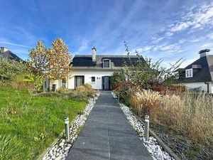 SUP VILLA +/- 269 M2 - 5CH - PISCINE