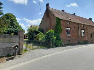 Cette maison est actuellement sous option.