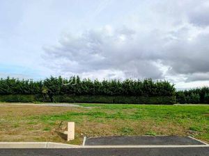 Terrain constructible viabilisé à vendre