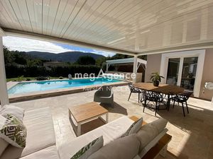 Vente maison 7 pièces 140 m² à Méounes-lès-Montrieux (83136)  675 000 €