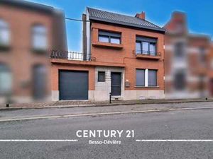 Maison avec garage et jardin