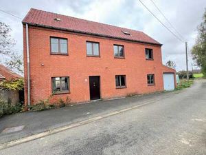 Maison 4 façades sise Rue du Docteur Désénpart 19 à 7862 Ogy