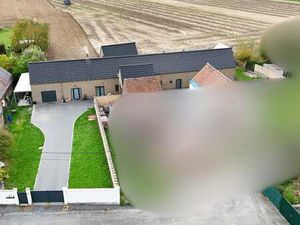 Ensemble immobilier composé de 2 maisons  en excellent état.