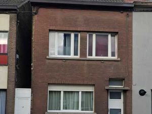 Maison 3 façades avec passage latéral