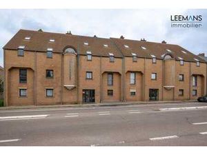 Duplex 3 chambres en plein Casteau avec 4 places de parking