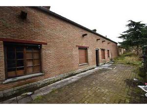 Maison 3 façades en 2 parties à rénover! 15 ares de terrain!
