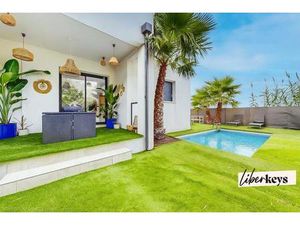 Maison contemporaine au calme avec vue dégagée sur le Pic Saint-Loup