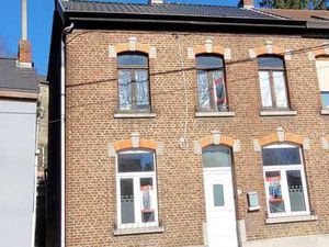 MAISON 3 façades  2 chambres  grenier  terrasse  jardin ...