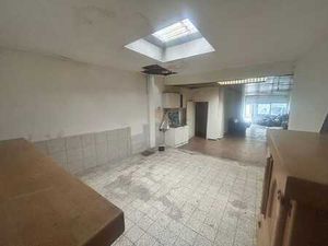 Local commercial 75 m² avec vitrine – Rue à fort passage