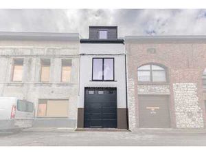 Entrepôt + bureaux rénové à vendre sur MARCHIENNE-AU-PONT