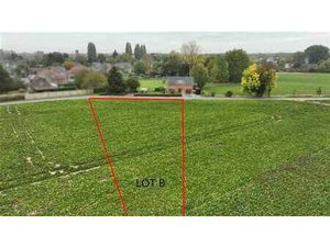SOUS OPTION Superbe Terrain plat à bâtir