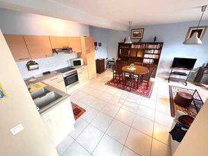 APPARTEMENT AVEC TERRASSE ET GARAGE