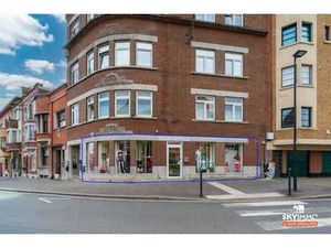 JOLIE REZ-DE-CHAUSSÉE COMMERCIAL À CHARLEROI À NE PAS RATER