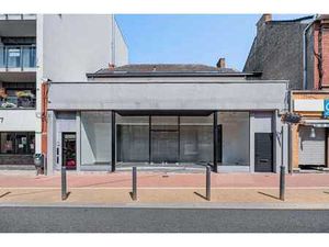 Immeuble commercial stratégique au cœur de Dour
