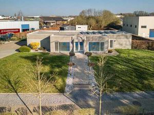 Bâtiment pour activité industriel + habitation 3ch  double g