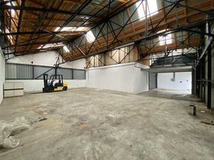 Entrepôt polyvalent ±170 m²