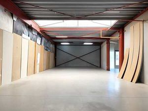 Accès rapide à l'autoroute et endroit sécurisé