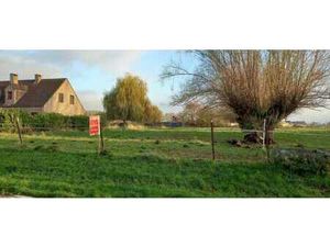 Terrain sis à Chièvres ex Ladeuze  Rue du Warpotte