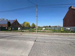 Terrain à bâtir de 21 ares proposant 28 mètres de façade