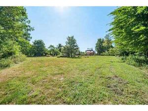 Terrain de 23 ares 33 ca dans un cadre verdoyant et calme