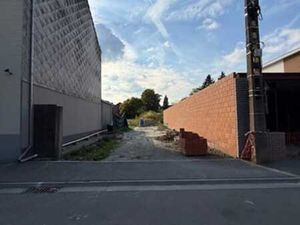 Beau terrain à bâtir de 4 92ares + permis et projet  situé d