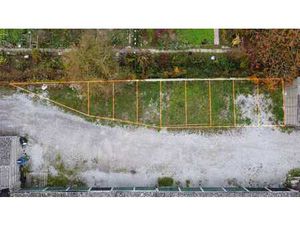 Terrain pour 8 parkings ou garages