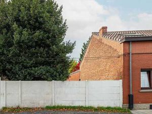 Petit terrain à bâtir bien situé!