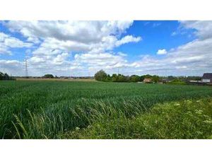 1100 m² de terrain constructible avec vue pentue !