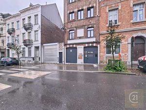 DEPOT / GARAGE EN LOCATION