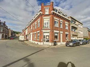 Immeuble 2 appartements + rez commercial