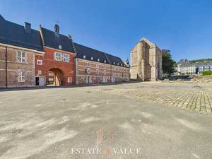 Bien d'exception avec espace dédié à la culture