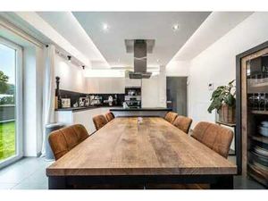 Appartement rez-de-chaussée avec terrasse  jardin et parking