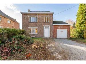 Charmante maison 3 chambres  garage et jardin à rénover