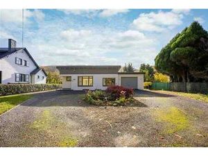 Bungalow 2 chambres avec garage et jardin