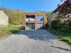 Immeuble de rapport avec appartement et rdc professionnel