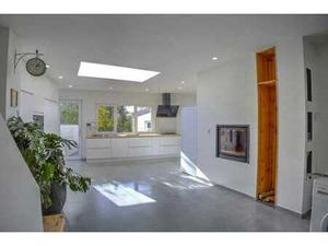 IMPOSANTE MAISON RENOVEE 3-4 CHS AVEC TERRASSE ET JARDIN