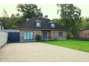 Maison 4 façades en très bon état