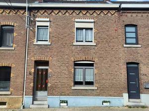 Maison à rénover + garage à 80 mètres