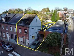 Belle maison 3 façades avec garage et parking à Saint-Nicola