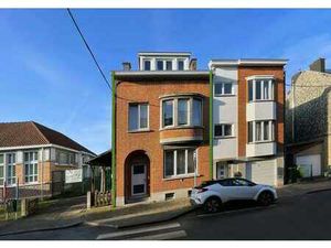 Jolie maison 3 façades dans le quartier des Hougnes