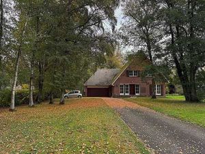 Superbe propriété boisée  nichée dans un paradis journalier.