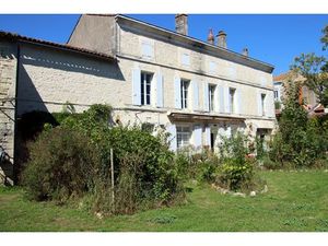 Vente Maison de Maître Charentaise du XIXe siécle avec dépendances
