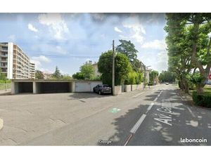 Location garage à L'Amiral Courbet Romans-sur-Isère rue Gambetta