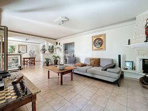 PEYMEINADE MAISON TYPE 4 PIECES DE 138 M² / TERRASSE DE 70m2