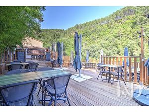 Vente locaux professionnels 300 m² à Bessèges (30160)  359 000 €