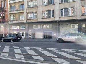 Grand garage n° 6 (6 et 6bis) au rdc.