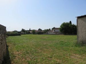 Vente terrain 740 m² à Calvisson (30420)  199 000 €